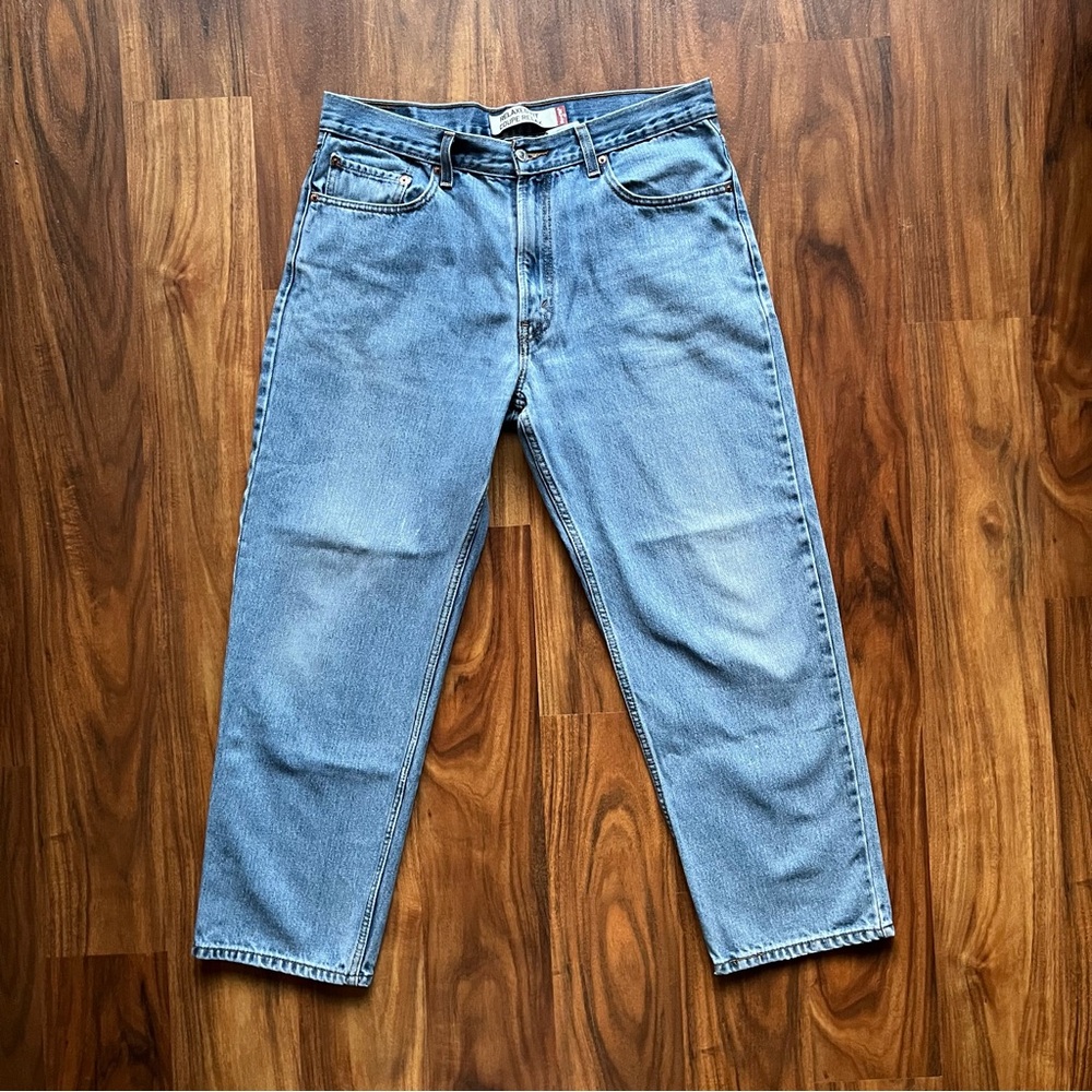 Levi’s 550 Relaxed Medium Wash Jeans